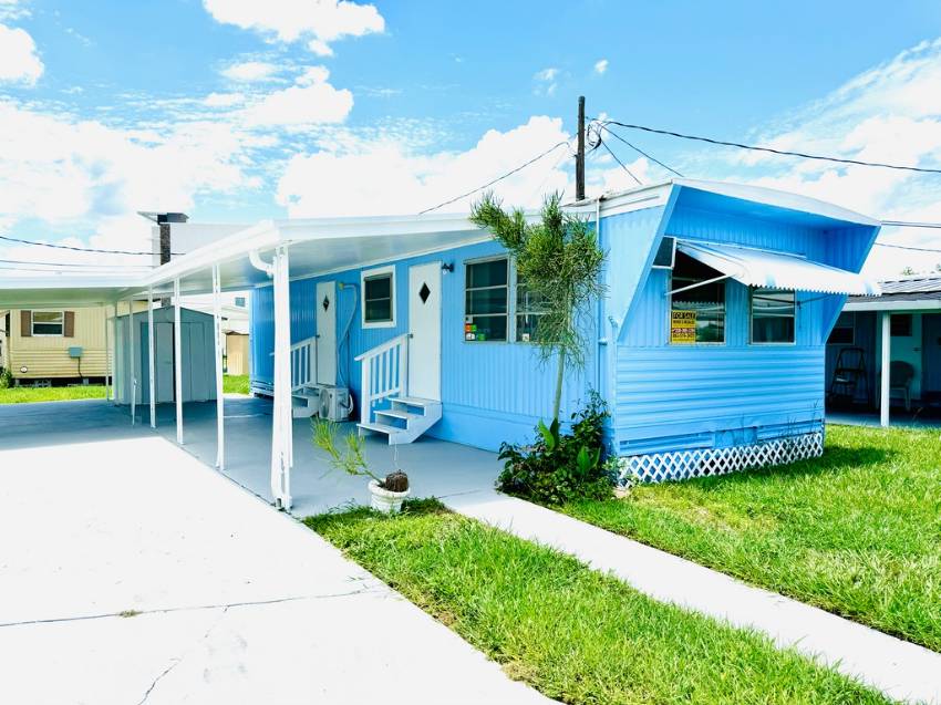 Lakeland, FL Mobile Home for Sale located at 537 Empire Ave Holiday Mobile Home Park
